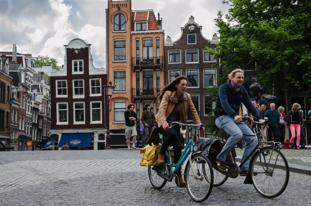 Amsterdam cycling min